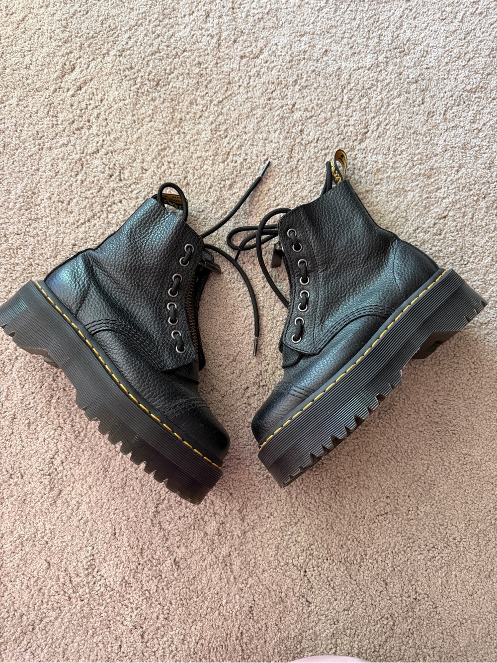Dr. Martens Sinclair Boot - 6 - Picture 7 of 11